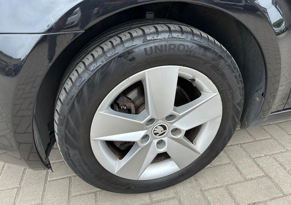 Skoda Octavia cena 36800 przebieg: 239000, rok produkcji 2014 z Grudziądz małe 667